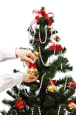 포토 JPG 해외이미지 나무 식물 전통 손 계절 행복 리본 백그라운드 크리스마스 겨울 공 휴가 기념 한명 장식 빨간색 초록색 흰색 축하 묘사 오브젝트 솔방울 상록수 고립 해외202004 해외포토 1 기념일 감정 컬러 컨셉 사람 신체부위 파일형식 이미지허브