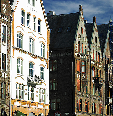 포토 JPG 해외이미지 외관 유럽 여행 건축양식 주택 북유럽 노르웨이 사람없음 야외 건물 항구 도시 세계여행 포트 타운 스칸디나비아 해외202004 해외포토 건축물 건축 나라 교통시설 세계 파일형식 이미지허브