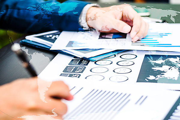 포토 JPG 해외이미지 직업 인터넷 비즈니스 통계 그래프 사람 사람없음 금융 노트북 컴퓨터 사무실 모니터 자료 결과 계획 위험 토론 고객 읽기 분석 동료 계약 속도 무역 보고서 시작 상담 문서 투자 바쁨 자원 진행 대출 개발 리뷰 마케팅 경제학 힙스터 해외202004 해외포토 교육 패션 산업 컨셉 관계 모션 경제 전자제품 파일형식 이미지허브