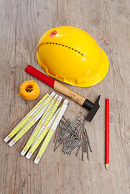 포토 JPG 해외이미지 자 안전 사람없음 빨간색 연필 노란색 금속 거품 기구 도구 공구 업무 수리 망치 손톱 목수 측정 목공예 건축업자 해외202004 해외포토 직업 손 건축 컬러 재질 문구용품 학용품 필기구 작업 공예 파일형식 이미지허브