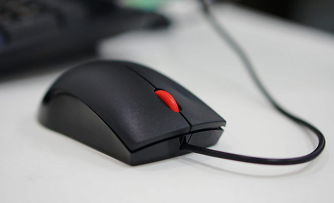 포토 JPG 해외이미지 사람없음 빨간색 컴퓨터 검은색 장비 바퀴 쥐 플라스틱 두루마리 오브젝트 싱글 철사 클릭 관리자 입력 하드웨어 해외202004 해외포토 컬러 재질 전자제품 설치류 파일형식 이미지허브