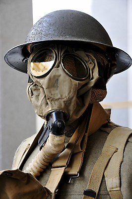 포토 JPG 해외이미지 남자 유니폼 군대 한명 안전 사람 세계 장비 수확 골동품 독약 역사 보호 헬멧 보호장비 큼 수집 복고 군용 전쟁 가스 육군 병정 보병 옛날 화학물질 해외202004 해외포토 1 옷 컨셉 농업 화학 크기 파일형식 이미지허브