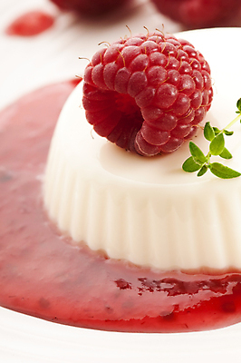 포토 JPG 해외이미지 근접촬영 사람없음 달콤 산딸기 시럽 푸딩 판나코타 해외포토 뷰포인트 과일 디저트 맛 파일형식 이미지허브