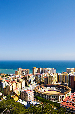 포토 JPG 해외이미지 유럽 바다 하늘 사람없음 건물 물 여름 파란색 도시풍경 맑음 봄 도시 스페인 황소 타운 남쪽 안달루시아 투우장 해외202004 해외포토 자연요소 건축물 계절 나라 컬러 날씨 풍경 소 방향 투우 파일형식 이미지허브