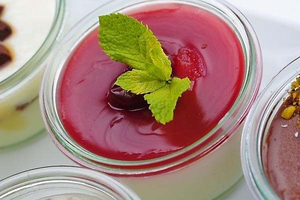 포토 JPG 해외이미지 실내 근접촬영 사람없음 흰배경 푸딩 과일푸딩 해외202004 해외포토 뷰포인트 백그라운드 디저트 내부 흰색 파일형식 이미지허브