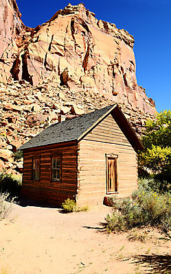 포토 JPG 해외이미지 건축양식 주택 사람없음 건물 목재 세로 미국 사막 시골 붓 역사 통나무 옛날 판잣집 해외202004 해외포토 나무 건축물 건축 북아메리카 재료 파일형식 이미지허브