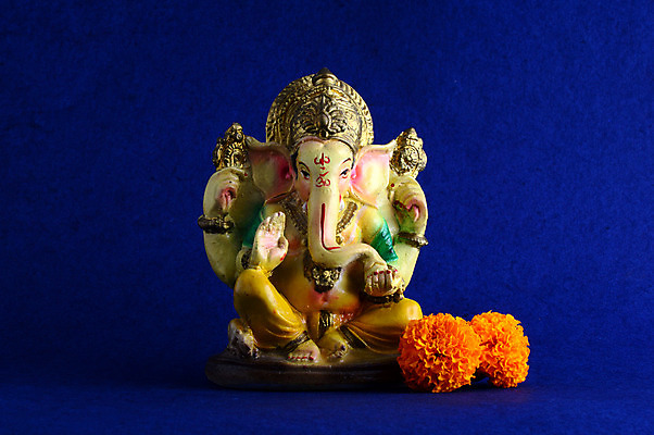 포토 JPG 해외이미지 아이콘 전통 꽃 아시아 종교 문화 얼굴 조각 백그라운드 코끼리 관리 미술 사람없음 장식 파란색 조각상 숫자 머리 평화 믿음 축제 화목 기도 인사 영혼 인도인 집중 심볼 신성 신화 목각 귀족 숭배 신앙심 힌두교 해외202004 해외포토 외국인 식물 문자 감정 나라 컬러 컨셉 포유류 문화예술 동양인 신체부위 조형물 예절 파일형식 이미지허브