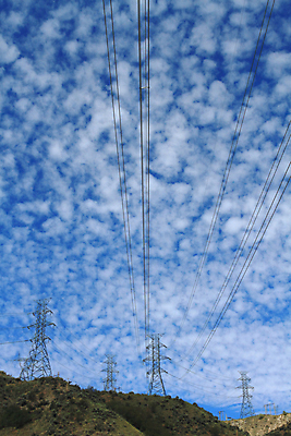 포토 JPG 해외이미지 구름 하늘 사람없음 햇빛 태양 탑 힘 에너지 전염 철탑 해외202004 해외포토 자연요소 건축물 질병 감염 파일형식 이미지허브