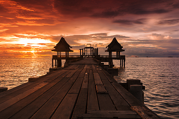 포토 JPG 해외이미지 구름 공원 실루엣 아시아 길 호수 모래 바다 여행 건축양식 파타야 태국 자연 하늘 아침 휴가 풍경 사람없음 목재 물 여름 파란색 강 햇빛 태양 여행객 일출 항구 일몰 새벽 도시 사찰 보트 야간 장면 포트 내추럴 옛날 수평선 해외202004 해외포토 주간 자연요소 나무 계절 공공시설 건축 나라 컬러 배_교통 재료 종교건축 교통시설 촬영기법 사람 노을 생태계 파일형식 이미지허브