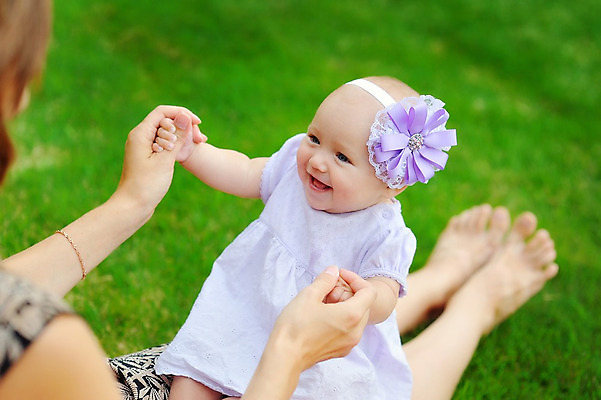 포토 JPG 해외이미지 백인 1 공원 꽃 행복 얼굴 어린이 백그라운드 밭 자연 웃음 사람 잔디 야외 두명 초록색 파란색 햇빛 태양 유행 맑음 봄 산책 기쁨 흰색 아기 민들레 긍정 걸음마 해외202004 해외포토 자연요소 서양인 식물 계절 공공시설 감정 컬러 컨셉 농업 모션 날씨 휴식 표정 신체부위 생태계 파일형식 이미지허브