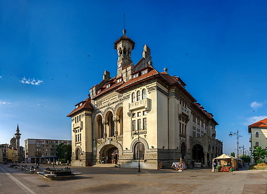 포토 JPG 해외이미지 유럽 문화 여행 건축양식 거리 파노라마 사람없음 야외 건물 여름 도시풍경 궁전 도시 큼 박물관 휴양지 정사각형 포트 루마니아 천연기념물 구시가지 안뜰 해외202004 해외포토 도형 건축물 계절 건축 나라 고건축 촬영기법 풍경 장소 크기 파일형식 이미지허브