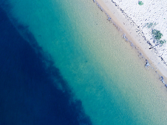 포토 JPG 해외이미지 계절 호수 바다 여행 자연 하늘 휴가 사람없음 야외 물 파란색 햇빛 맑음 수영 뜨거움 호주 머리위 파라다이스 해외202004 해외포토 자연요소 컬러 날씨 태양 수상스포츠 오세아니아 생태계 파일형식 이미지허브