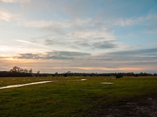 포토 JPG 해외이미지 구름 계절 백그라운드 밭 농업 자연 하늘 날씨 풍경 사람없음 야외 빨간색 초록색 여름 파란색 빛 컬러풀 햇빛 태양 농장 노란색 평화 환경 맑음 어둠 일몰 봄 성장 가을 시골 저녁 땅 장면 내추럴 수평선 해외202004 해외포토 자연요소 산업 컬러 컨셉 노을 야간 생태계 파일형식 이미지허브