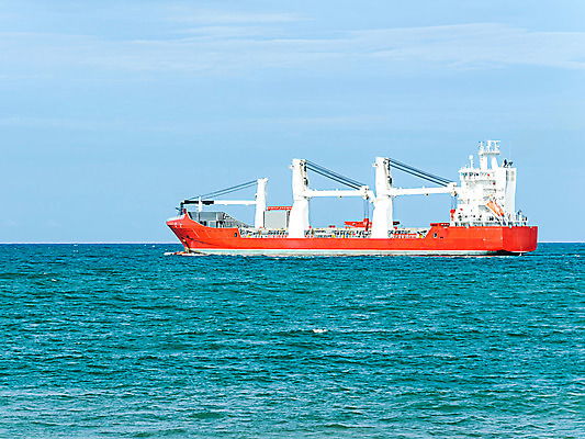 포토 JPG 해외이미지 산업 바다 비즈니스 교통시설 하늘 항해 사람없음 야외 빨간색 물 파란색 글로벌 항구 장비 거래 화물 만 큼 나무상자 컨테이너 배송 활 함선 상업 태평양 무거움 소매 적재 로딩 유조선 방식 해외202004 해외포토 자연요소 컬러 교통 배_교통 상자 운송업 무게 크기 시설 파일형식 이미지허브