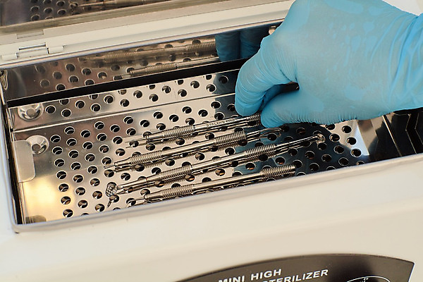 포토 JPG 해외이미지 직업 과학 백그라운드 건조 건강 치과 병원 사람없음 치료 약 금속 기계 장비 간호사 기구 공구 수술 실험실 치아 위생 수증기 치과의사 온도 외과 박테리아 돌봄 소독 위생관리 철강 살균 해외202004 해외포토 의학 모션 재질 실험 관리 의료진 의사 도구 소화기관 파일형식 이미지허브