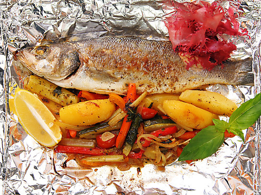 포토 JPG 해외이미지 1 접시 음식 조각 잎 채소 오이 감자 어류 요리 앉기 사람없음 가로 초록색 갈색 식당 식사 저녁식사 샐러드 튀김 껍질 나뭇가지 뜨거움 고명 황금 맛 굽기 지중해 레몬 은박지 가득함 해산물 준비 매움 눈금 서빙 점심식사 해외202004 해외포토 나무 식물 식기 바다 컬러 컨셉 과일 모션 상점 수중동물 구이 파일형식 이미지허브