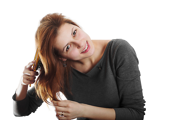 포토 JPG 해외이미지 백인 헤어스타일 여자 얼굴 모션 건강 한명 소녀 옆모습 머리 유행 표현 붓 머리빗 미용사 날씬함 고립 적자 직진 해외202004 해외포토 서양인 직업 1 어린이 뷰포인트 사람 신체부위 미용용품 몸매 파일형식 이미지허브