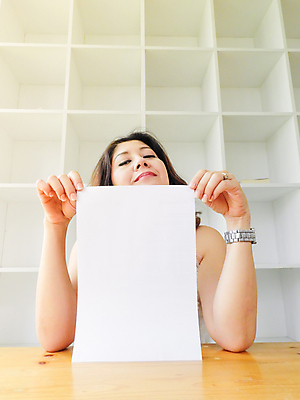 포토 JPG 해외이미지 손 배너 여자 행복 포스터 종이 백그라운드 비즈니스 성공 노동자 간판 광고판 한명 미소 사람 성인 우주 공백 흰색 잡기 신용카드 발표 메시지 사인 보여주기 고립 슬로건 카피스페이스 해외202004 해외포토 직업 1 감정 컬러 컨셉 모션 알림판 표정 신체부위 금융 판 파일형식 이미지허브