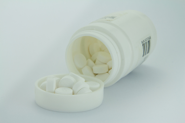 포토 JPG 해외이미지 라이프스타일 컨셉 아이디어 사람없음 알약 약 건강관리 흰색 복용 진통제 치유 화학물질 해외202004 해외포토 컬러 의학 건강 관리 생활 화학 파일형식 이미지허브