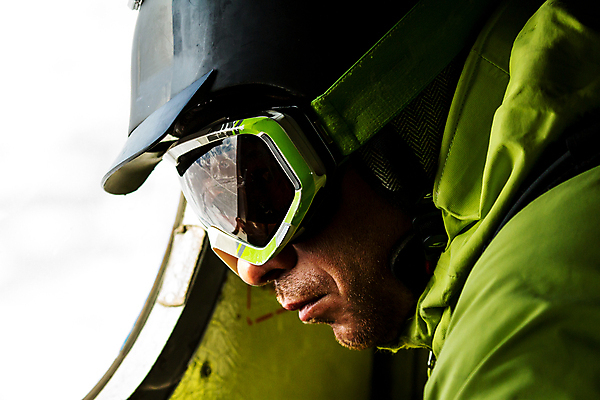 포토 JPG 해외이미지 직업 라이프스타일 남자 스포츠 이동 겨울 자연 휴가 스키 산 한명 사람 야외 파란색 노란색 얼음 기쁨 추위 자유 흰색 오픈 황무지 위험 시원함 가루 속도 심플 스키선수 라이더 무료 무임승차 운동가 해외202004 해외포토 자연요소 1 계절 감정 컬러 컨셉 겨울스포츠 운동선수 생활 승차 생태계 파일형식 이미지허브