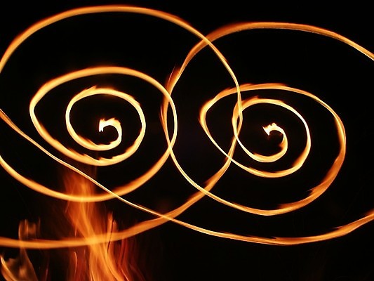 포토 JPG 해외이미지 백그라운드 오렌지 모션 불 추상 불꽃 나선형 사람없음 빛 에너지 소용돌이 뜨거움 원형 더위 폭발 흥분 화재 연료 연소 화상 해외202004 해외포토 자연요소 도형 감정 무늬 과일 날씨 회오리 상처 사건 파일형식 이미지허브