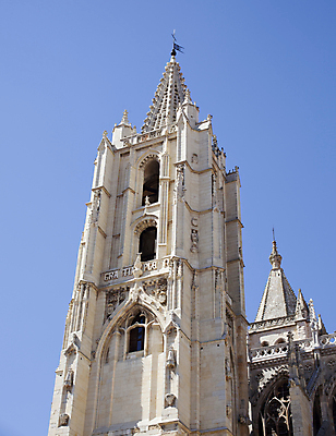 포토 JPG 해외이미지 유럽 종교 조각 건축양식 창문 지붕 사람없음 조각상 장미 성당 교회 탑 얼룩 영혼 역사 스페인 재산 천장 정사각형 목각 천연기념물 고딕 옛날 정문 해외202004 해외포토 도형 건축물 건축 꽃 나라 종교건축 건물 금융 조형물 문 파일형식 이미지허브