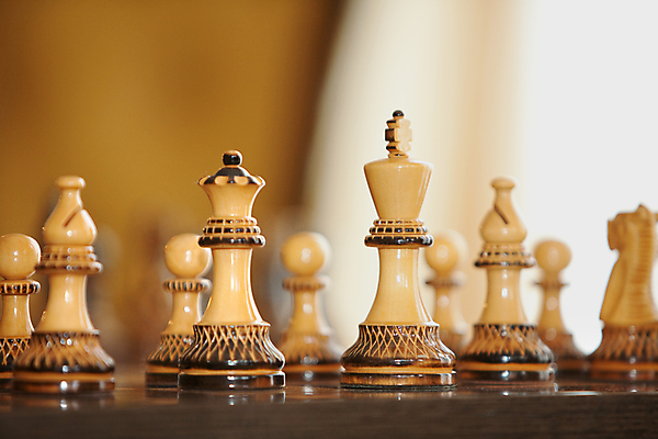 포토 JPG 해외이미지 백그라운드 생각 따뜻함 사람없음 목재 숫자 경쟁 도전 게임 체스말 체스 대표 왕 시작 장군 여왕 지능 필승 해외202004 해외포토 나무 직업 문자 컨셉 재료 놀이 우승 말_게임 파일형식 이미지허브