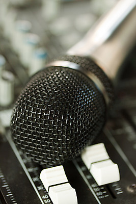 포토 JPG 해외이미지 음악 백그라운드 노래 사람없음 콘서트 기구 DJ 마이크 클럽 경영 해외202004 해외포토 음향기기 비즈니스 문화예술 공연 파일형식 이미지허브