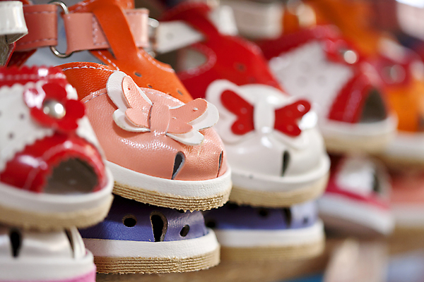 포토 JPG 해외이미지 어린이 분홍색 백그라운드 신발 장신구 발 새로움 부츠 사람없음 빨간색 유행 흰색 쌍 그룹 샌들 작음 가죽 수집 오브젝트 고무 스타일 많음 해외202004 해외포토 컬러 컨셉 사람 신체부위 크기 파일형식 이미지허브