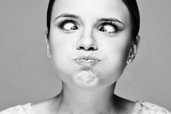 포토 JPG 해외이미지 백인 모델 1 응시 여자 행복 감정 얼굴 백그라운드 한명 사람 성인 10대 금발 머리 유행 놀람 화장품 흰색 표현 입 화려 무서움 피부 내추럴 고립 스타일 해외202004 해외포토 서양인 헤어스타일 시선 컬러 컨셉 청소년 표정 신체부위 뷰티 파일형식 이미지허브