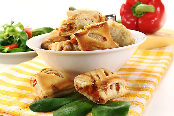 포토 JPG 해외이미지 음식 가방 양파 치즈 파프리카 사람없음 기쁨 상품 굽기 카나페 가득함 준비 폭식 입가심 페스츄리 해외202004 해외포토 잡화 감정 빵 채소 유제품 서양음식 구이 파일형식 이미지허브