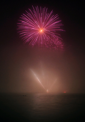 포토 JPG 해외이미지 기념일 행복 별 백그라운드 크리스마스 하늘 불 추상 휴가 불꽃 새로움 기념 미술 이벤트 사람없음 빨간색 물 파란색 빛 컬러풀 반사 노란색 파티 검은색 축제 어둠 기쁨 거울 자유 로켓 흰색 축하 4 야간 저녁 폭발 연도 파열 7월 광 독립 해외202004 해외포토 자연요소 감정 컬러 컨셉 무늬 문화예술 숫자 날짜 파일형식 이미지허브
