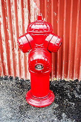 포토 JPG 해외이미지 유럽 산업 벽 불 거리 안전 사람없음 야외 빨간색 물 금속 장비 수확 골동품 긴급 도시 그리기 구출 플러그 보호 위험 소방관 묘사 오브젝트 사인 싱글 예방 보안 광택 무거움 일반 이웃 소화전 압력 옛날 철강 혼자 해외202004 해외포토 자연요소 나라 컬러 컨셉 농업 모션 재질 도움 무게 안전장비 구조원 소방 파일형식 이미지허브