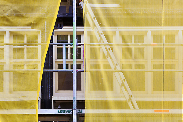 포토 JPG 해외이미지 외관 백그라운드 건축양식 사다리 창문 새로움 주택 안전 사람없음 건물 노란색 금속 도시 업무 그물 클래식 수리 보호 땅 질감 보안 유지 발판 복원 옛날 해외202004 해외포토 건축물 건축 컬러 컨셉 재질 도구 작업 파일형식 이미지허브