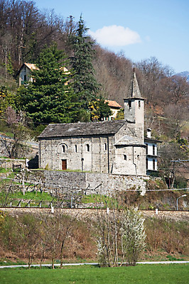 포토 JPG 해외이미지 건축양식 사람없음 세로 교회 이탈리아 중세 해외202004 해외포토 건축 유럽 종교건축 건물 역사 파일형식 이미지허브