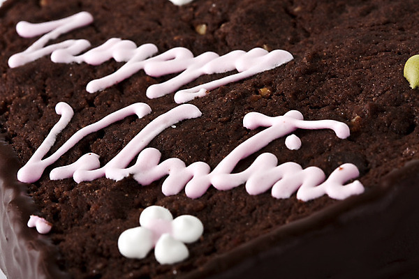 포토 JPG 해외이미지 모양 행복 음식 조각 백그라운드 부분 디저트 기념 발렌타인데이 사람없음 파티 케이크 초콜릿 어둠 빵집 흰색 하트 축하 대접 최고 생일 달콤 맛 굽기 먹기 브라우니 탄수화물 페스츄리 핸드메이드 해외202004 해외포토 기념일 감정 빵 컬러 컨셉 모션 데이이벤트 이벤트 상점 구이 파일형식 이미지허브