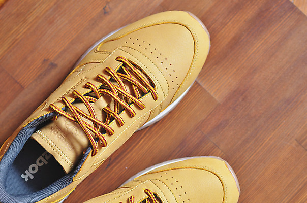 포토 JPG 해외이미지 커플 옷 남자 스포츠 백그라운드 운동화 신발 오렌지 장신구 새로움 건강 사람없음 목재 달리기 조깅 운동 갈색 유행 라벨 걷기 쌍 우아함 상품 가죽 심볼 연습 스니커즈 오브젝트 사인 체육관 슛 운동화끈 스타일 해외202004 해외포토 레이스천 나무 컬러 컨셉 과일 재료 관계 모션 프레임 사람 직물 끈 파일형식 이미지허브