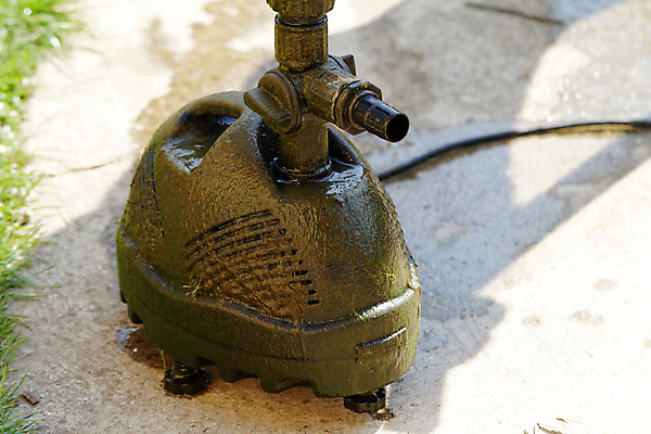 포토 JPG 해외이미지 산업 호수 백그라운드 교통시설 사람없음 물 경제 환경 금속 검은색 힘 장비 에너지 연못 역 휘발유 철 탱크 연료 가스 호스 튜브 공학 펌프 고립 노즐 옛날 철강 파이프라인 화학물질 해외202004 해외포토 자연요소 교육 컬러 교통 재질 화학 석유 시설 파이프_관 파일형식 이미지허브