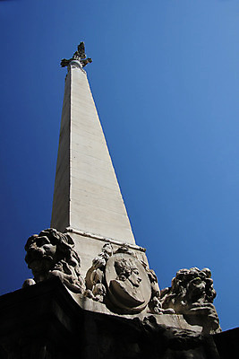 포토 JPG 해외이미지 건축양식 풍경 사람없음 물 파란색 조각상 피규어 회색 프랑스 바위 도시 원형 뿌리기 분수 대야 천연기념물 스프링쿨러 프로방스 스플래쉬 해외202004 해외포토 자연요소 도형 건축 유럽 컬러 모션 조형물 미니어처 돌_바위 파일형식 이미지허브