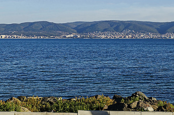 포토 JPG 해외이미지 계절 유럽 문화 바다 여행 건축양식 자연 하늘 새로움 산 풍경 사람없음 건물 물 파란색 도시풍경 갈색 일출 맑음 검은색 안개 가을 만 숲 언덕 휴양지 타운 발칸반도 불가리아 해외202004 해외포토 자연요소 건축물 건축 나라 컬러 컨셉 날씨 노을 장소 도시 생태계 파일형식 남유럽 이미지허브