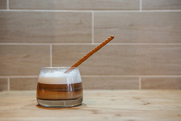 포토 JPG 해외이미지 커피 음료 백그라운드 유리 탁자 아침 콩 사람없음 내부 컵 갈색 주방 식당 초콜릿 식사 거품 카페 우유 에너지 머그컵 흰색 신선 바 뜨거움 달콤 맛 아침식사 혼합 가루 설탕 먹기 크림 아로마 부드러움 바리스타 카푸치노 에스프레소 고립 라떼 모카 시나몬 작살 카카오 카페인 막 해외202004 해외포토 주간 직업 식기 컬러 가구 컨셉 모션 재질 디저트 유제품 곡류 상점 감각 파일형식 이미지허브