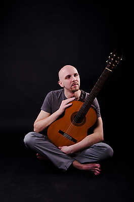 포토 JPG 해외이미지 모델 남자 별 음악 백그라운드 놀이 한명 사람 성인 빛 유행 금속 검은색 어둠 소리 콘서트 공연 연주자 음악가 흰색 기구 기타 청바지 표현 시원함 롤 기타리스트 그런지 뮤지컬 팝 플레이어 스타일 해외202004 해외포토 자연요소 직업 1 컬러 바지 재질 현악기 문화예술 이벤트 파일형식 이미지허브