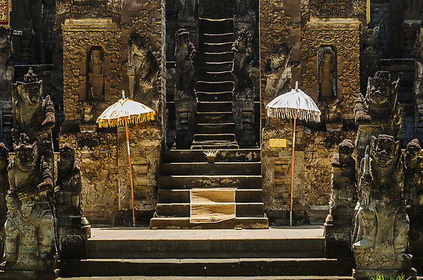 포토 JPG 해외이미지 꽃 종교 문화 벽 조각 여행 건축양식 가이드 휴가 유물 사람 풍경 사람없음 건물 조각상 여행객 탑 바위 기도 연못 사찰 의식 성직자 승려 입장 명상 발리 인도네시아 신성 보호구역 숭배 옛날 해외202004 해외포토 식물 직업 전통 건축물 건축 아시아 섬 종교건축 조형물 돌_바위 구역 파일형식 이미지허브