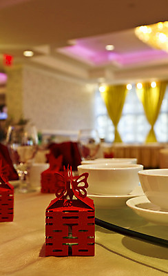 포토 JPG 해외이미지 사람없음 빨간색 상자 파티 축제 흰색 축하 행운 사발 테마 해외202004 해외포토 컬러 컨셉 이벤트 사기그릇 파일형식 이미지허브