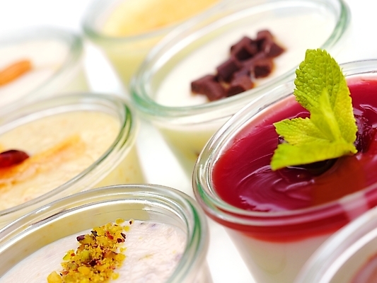 포토 JPG 해외이미지 실내 종류 근접촬영 사람없음 아웃포커스 여러개 다양 흰배경 푸딩 해외202004 해외포토 뷰포인트 다수 백그라운드 디저트 촬영기법 내부 흰색 파일형식 이미지허브