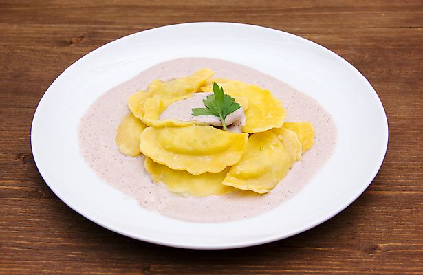 포토 JPG 해외이미지 전통 접시 음식 백그라운드 다이어트 채소 부분 탁자 치즈 파스타 건강 육류 요리 사람없음 목재 빨간색 주방 식당 식사 저녁식사 이탈리아 흰색 시골 신선 조미료 맛 지중해 허브 크림 유기농 시금치 점심식사 폭식 라비올리 삶기 채식주의자 해외202004 해외포토 나무 식물 식기 웰빙 유럽 바다 컬러 가구 컨셉 식재료 재료 유제품 서양음식 상점 채식 향미료 파일형식 이미지허브