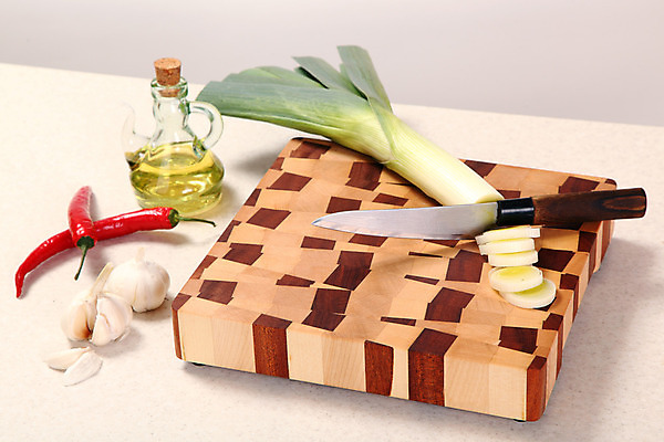 포토 JPG 해외이미지 음식 채소 부분 자연 양파 사람없음 목재 주방 칼 하락 준비 부추 후추 칠레 해외202004 해외포토 나무 컨셉 재료 남아메리카 향신료 생태계 파일형식 이미지허브