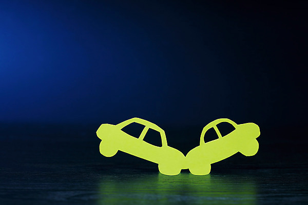 포토 JPG 해외이미지 종이 도로 백그라운드 이동 컨셉 교통시설 자동차 거리 아이디어 사람없음 노란색 손상 운전 바퀴 고속도로 미끄러짐 위험 충돌 사건 고장 속도 문제 방법 비극 재앙 트러블 해외202004 해외포토 길 육상교통 컬러 교통 모션 시설 파일형식 이미지허브