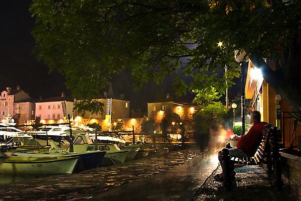 포토 JPG 해외이미지 나무 유럽 바다 여행 리조트 휴가 휴식 주택 항해 안전 해변 사람없음 야외 빛 컬러풀 환경 항구 어둠 새벽 산책로 등불 램프 손전등 도시 보트 야간 지중해 방파제 타운 부둣가 몬테네그로 부드바 혼자 해외202004 해외포토 자연요소 식물 공공시설 나라 길 컬러 컨셉 배_교통 교통시설 조명 건물 파일형식 이미지허브