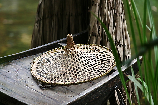 포토 JPG 해외이미지 옷 아시아 여행 동양인 풍경 사람없음 목재 중국 시골 보트 해외202004 해외포토 나무 나라 배_교통 재료 인종 파일형식 이미지허브